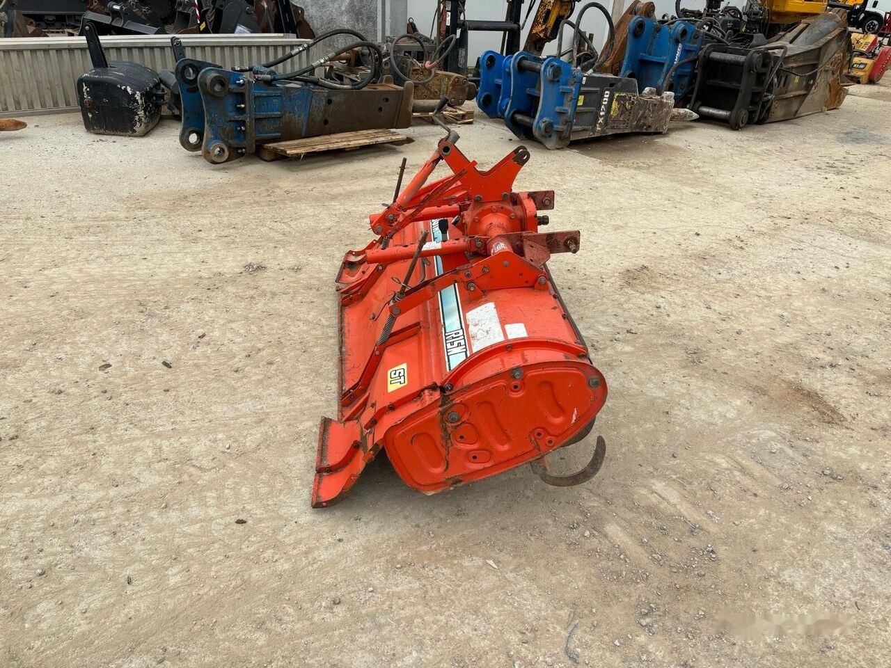 Kubota R 15 N - Traktorska freza: slika 2 Kubota R 15 N - Traktorska freza: slika 2