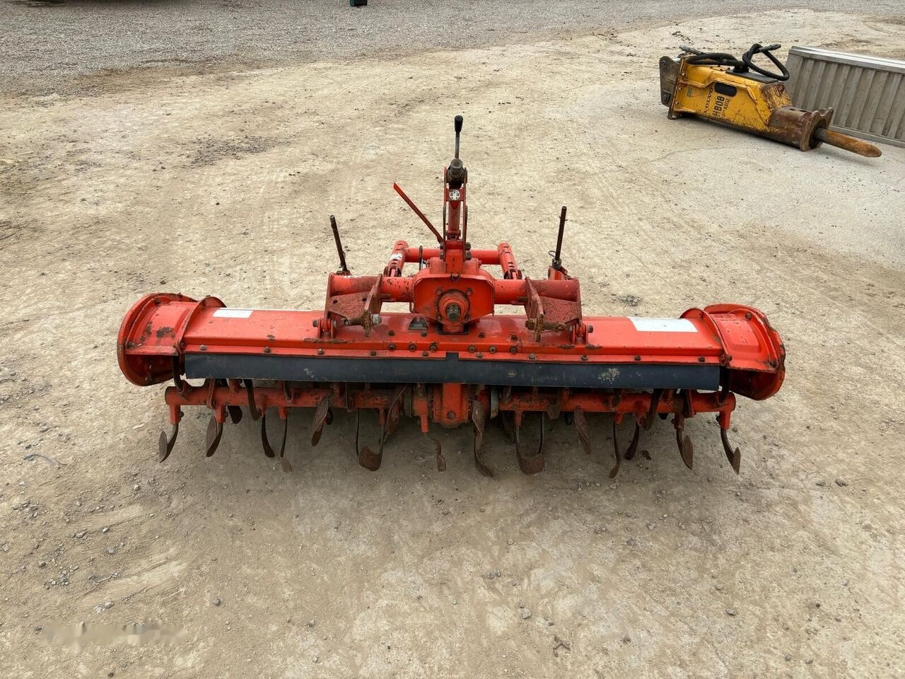 Kubota R 15 N - Traktorska freza: slika 5 Kubota R 15 N - Traktorska freza: slika 5