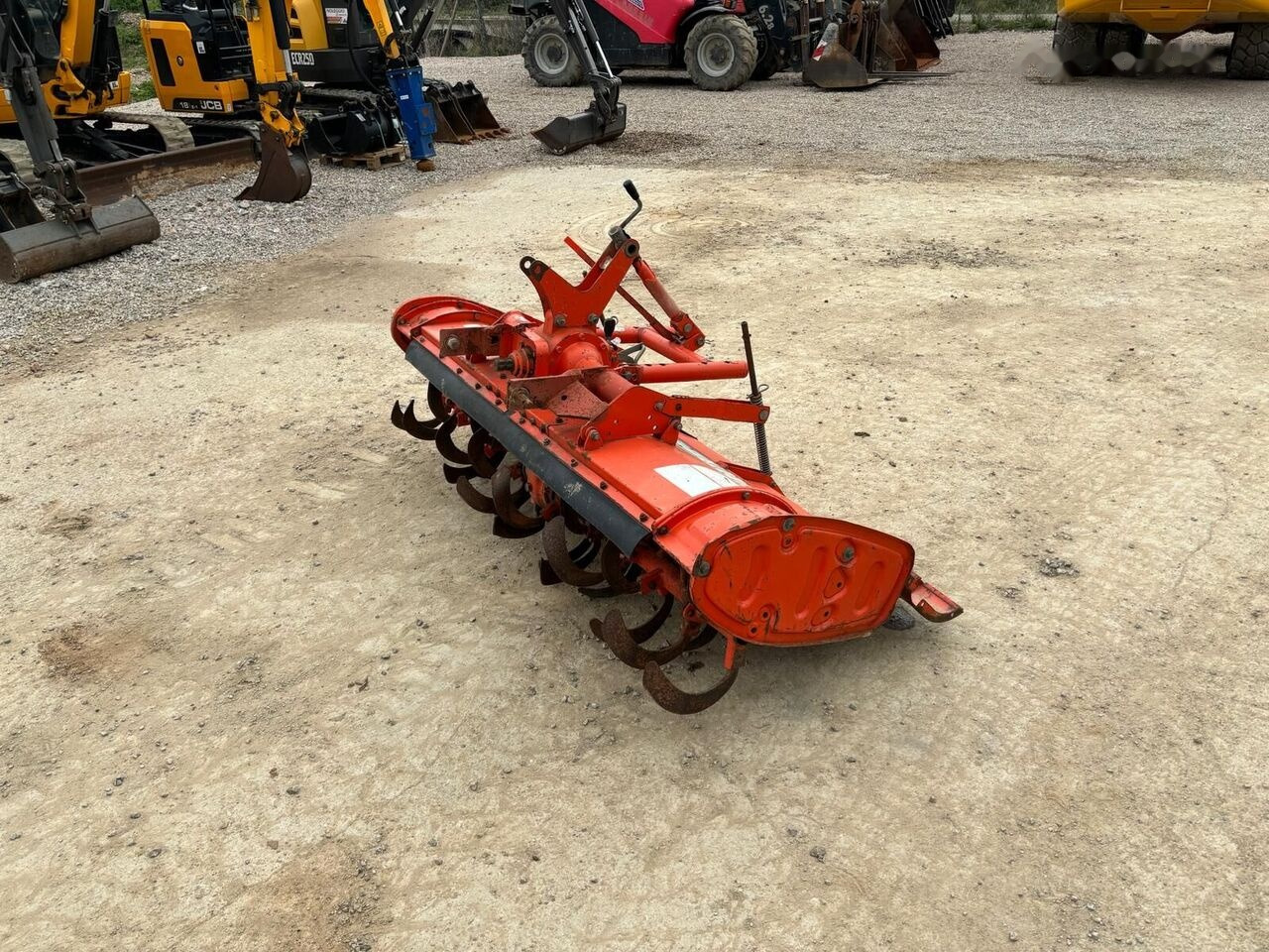 Kubota R 15 N - Traktorska freza: slika 4 Kubota R 15 N - Traktorska freza: slika 4