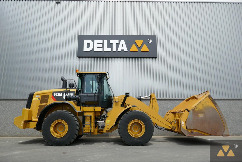 Caterpillar 962M - Utovarivač točkaš: slika 2 Caterpillar 962M - Utovarivač točkaš: slika 2