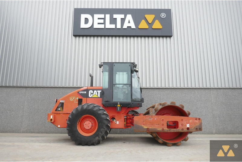 Caterpillar CP533E - Valjak: slika 2 Caterpillar CP533E - Valjak: slika 2