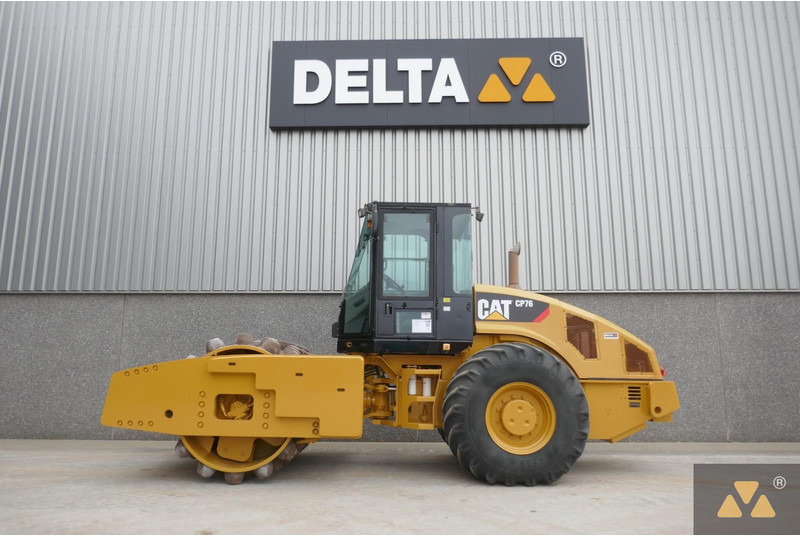 Caterpillar CP76 - Valjak: slika 1 Caterpillar CP76 - Valjak: slika 1