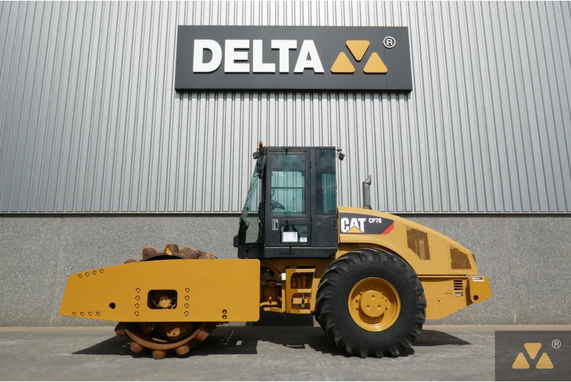 Caterpillar CP76 - Valjak: slika 1 Caterpillar CP76 - Valjak: slika 1