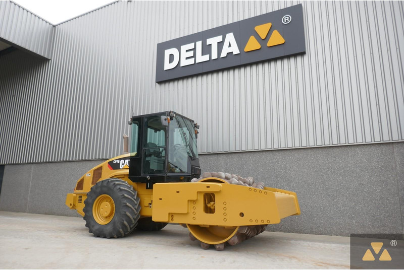 Caterpillar CP76 - Valjak: slika 3 Caterpillar CP76 - Valjak: slika 3