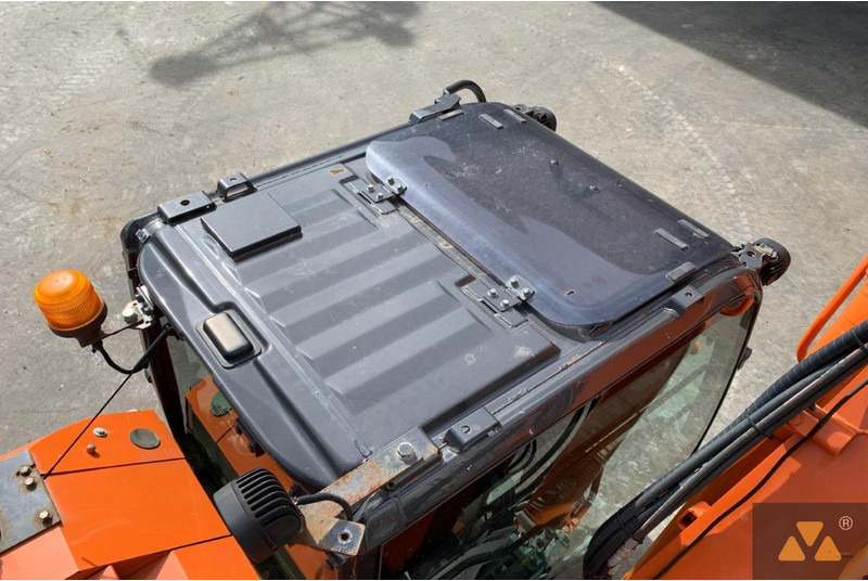 Bager guseničar Hitachi ZX225USLC-6: slika 11