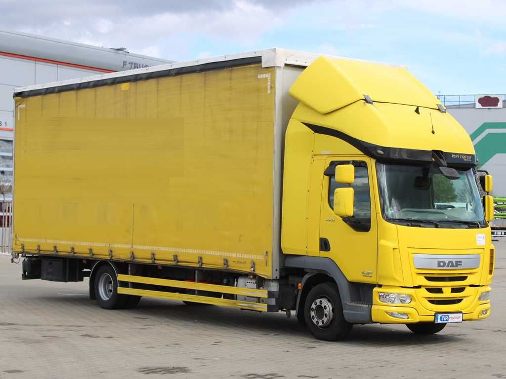 DAF LF 220FA, EURO 6, SLEEPING CABIN - Kamion sa ceradom: slika 2 DAF LF 220FA, EURO 6, SLEEPING CABIN - Kamion sa ceradom: slika 2