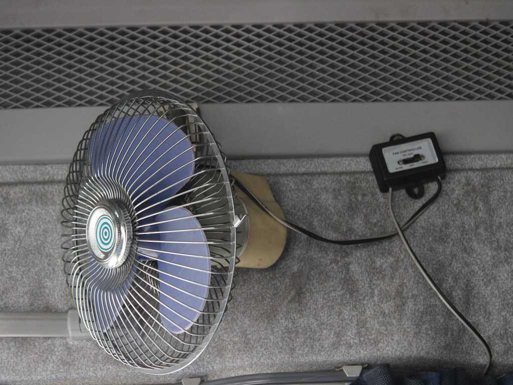 Kamion sa ceradom Iveco EUROCARGO 75E18, EURO 4, PNEU 80%: slika 20