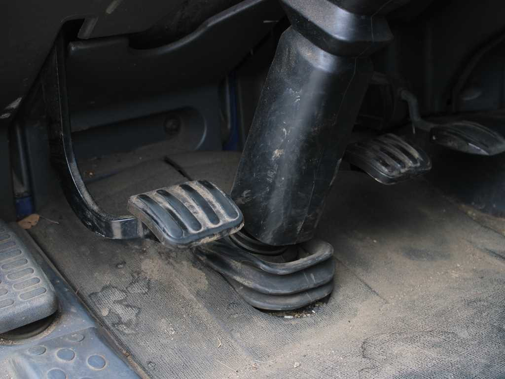 Kamion sa ceradom Iveco EUROCARGO 75E18, EURO 4, PNEU 80%: slika 10