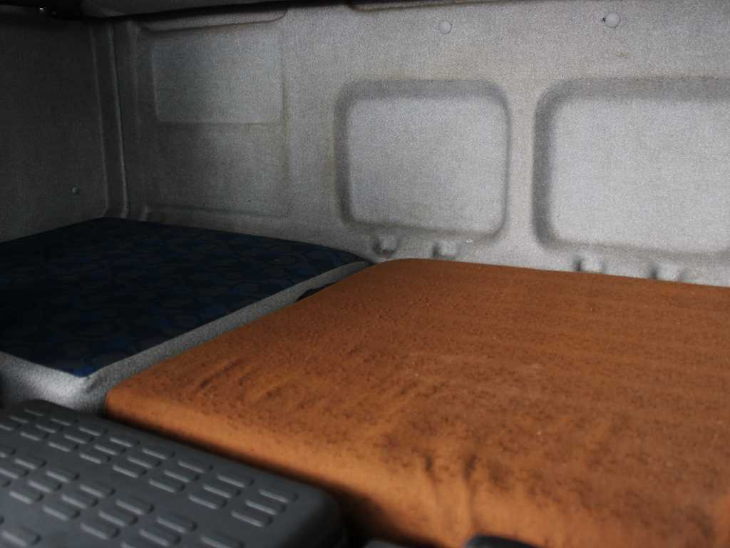 Kamion sa ceradom Iveco EUROCARGO 75E18, EURO 4, PNEU 80%: slika 19