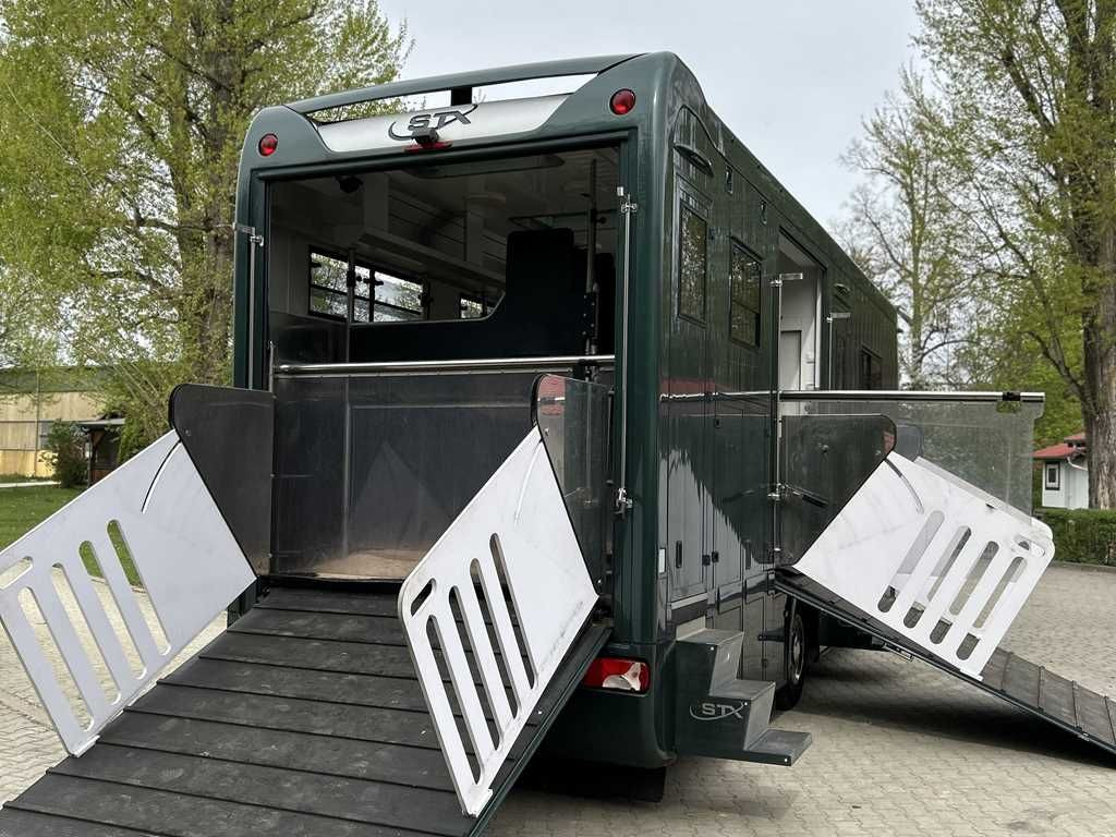 Volvo STX FL, 6 PEOPLE, 5 HORSES, CAMERA, 2X TAIL LIFT - Kamioni za prevoz konja: slika 5 Volvo STX FL, 6 PEOPLE, 5 HORSES, CAMERA, 2X TAIL LIFT - Kamioni za prevoz konja: slika 5