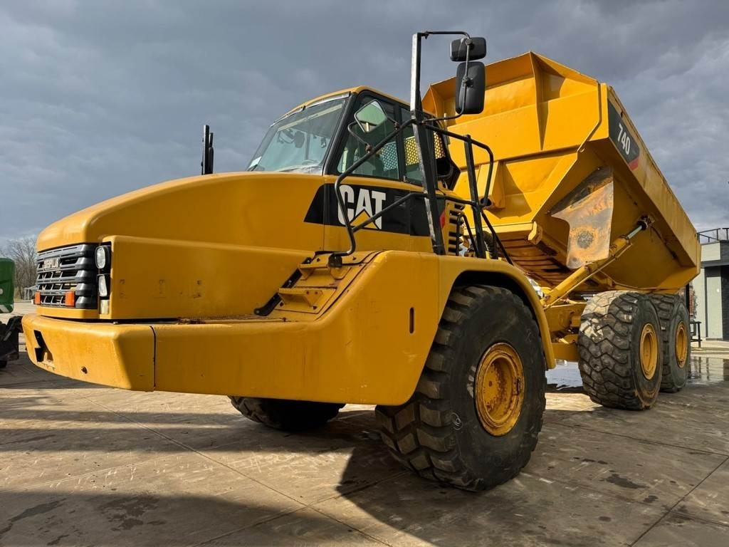 CAT 740 - Zglobni kiper: slika 1 CAT 740 - Zglobni kiper: slika 1