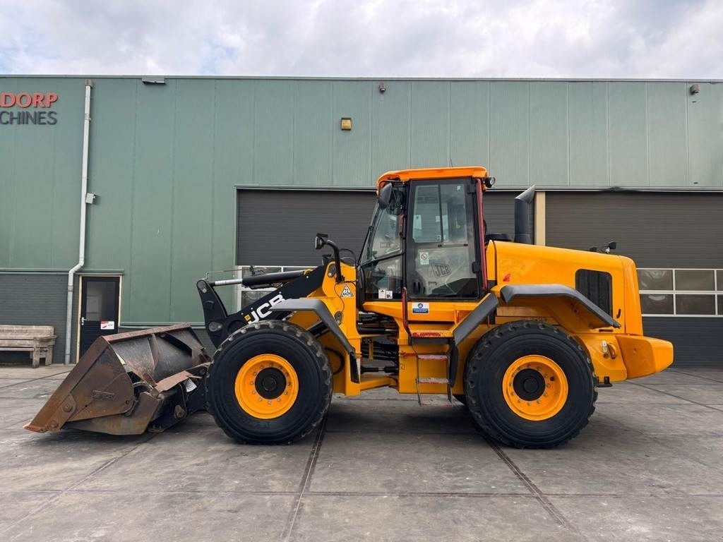 JCB 427 ZX - Utovarivač točkaš: slika 1 JCB 427 ZX - Utovarivač točkaš: slika 1