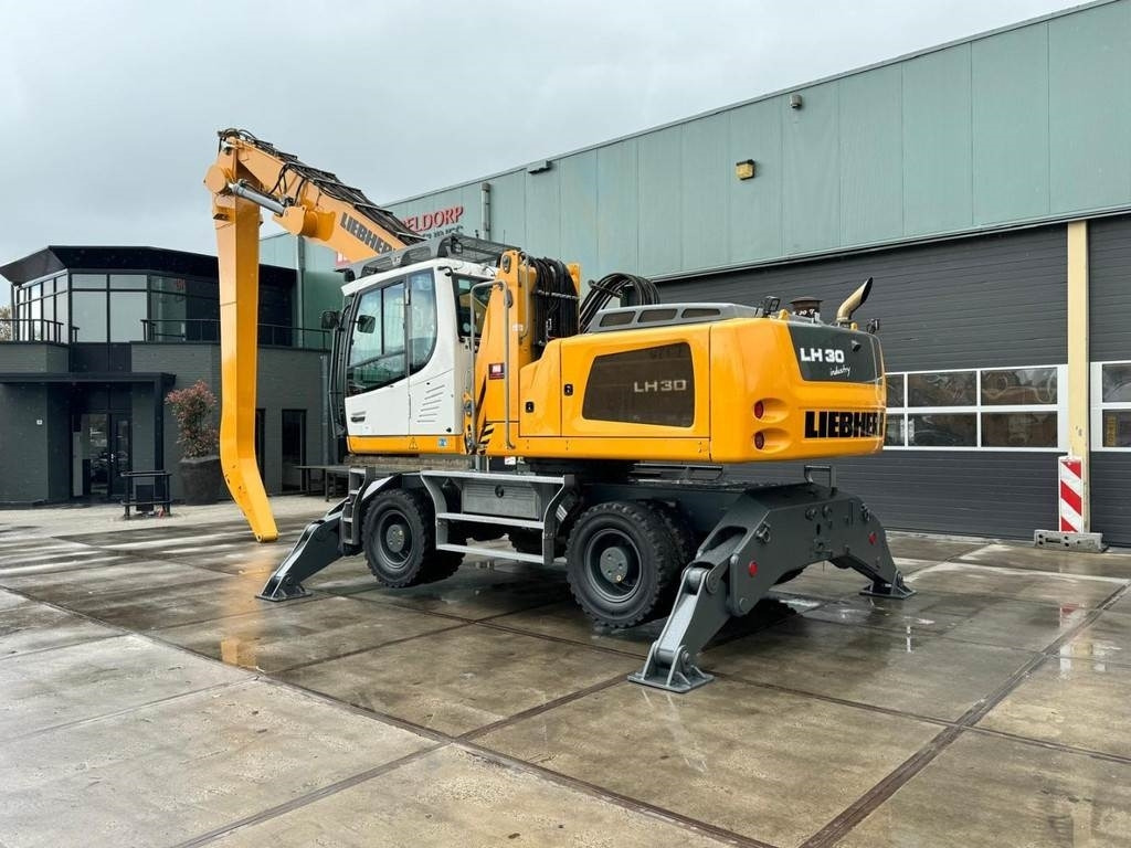 Bager za obradu otpada/ Industrije Liebherr LH 30 M: slika 9