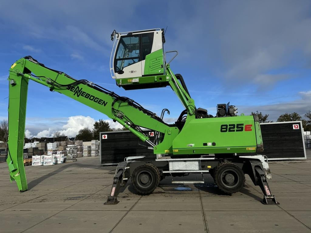 Bager za obradu otpada/ Industrije Sennebogen 825M E: slika 1