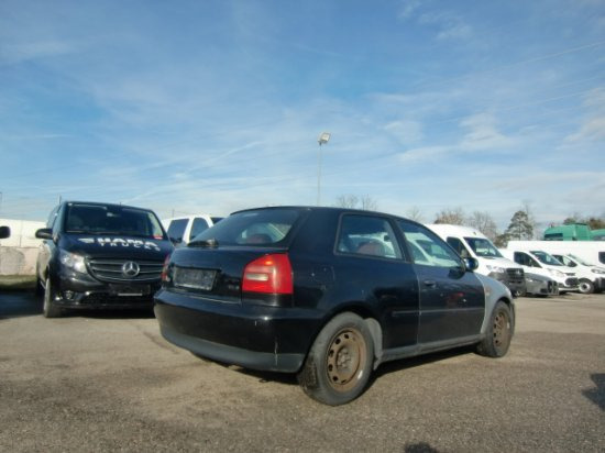 Audi A3 Limousine 1,9 TDI Ersatzteilträger - Limuzina: slika 5 Audi A3 Limousine 1,9 TDI Ersatzteilträger - Limuzina: slika 5