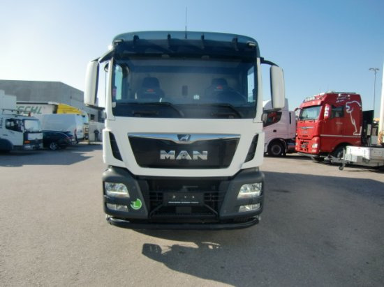 MAN TGS 18.420 Tiertransporter,Euro 6, Manual Seilwinde, el. Ladebordwand Voll Luft - Kamioni za prevoz konja: slika 2 MAN TGS 18.420 Tiertransporter,Euro 6, Manual Seilwinde, el. Ladebordwand Voll Luft - Kamioni za prevoz konja: slika 2
