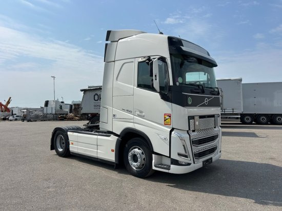 Volvo FH 460 EURO 6, I-Shift, Retarder, Globetrotter, Standklima Voll-Spoiler - Tegljač: slika 3 Volvo FH 460 EURO 6, I-Shift, Retarder, Globetrotter, Standklima Voll-Spoiler - Tegljač: slika 3