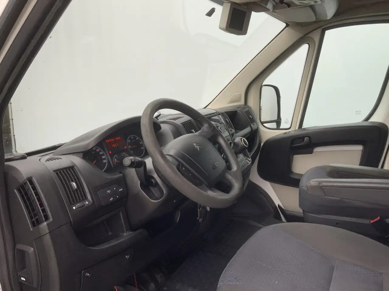 Citroen Jumper 30 2.2 HDI L2H2 Airco Cruise Camera 3 Zits sidebar - Furgon: slika 5 Citroen Jumper 30 2.2 HDI L2H2 Airco Cruise Camera 3 Zits sidebar - Furgon: slika 5