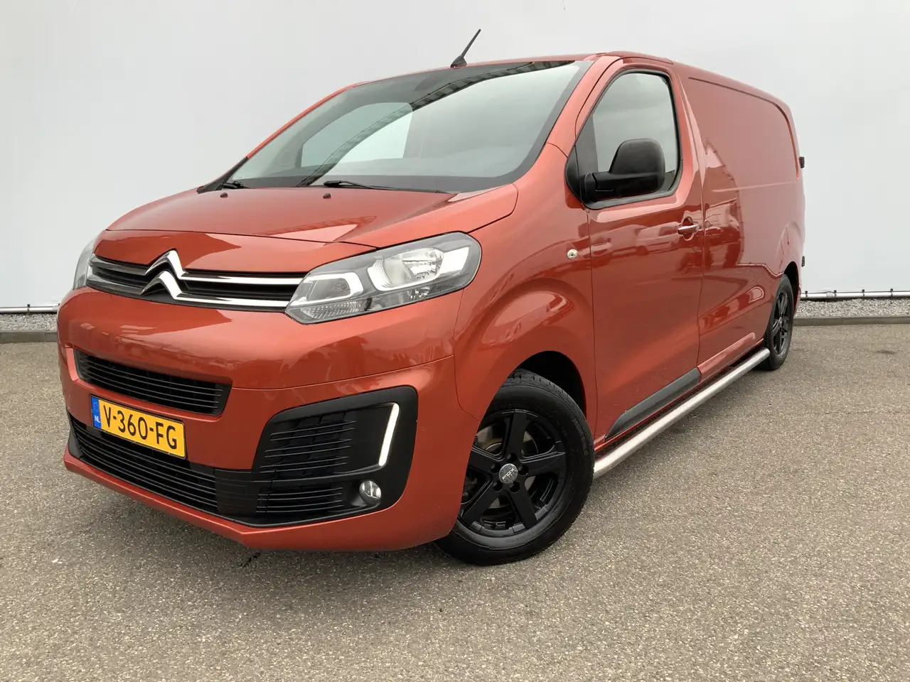 Citroen Jumpy 2.0 BlueHDI 180 Business M S&S Automaat Airco Crui - Furgon: slika 1 Citroen Jumpy 2.0 BlueHDI 180 Business M S&S Automaat Airco Crui - Furgon: slika 1