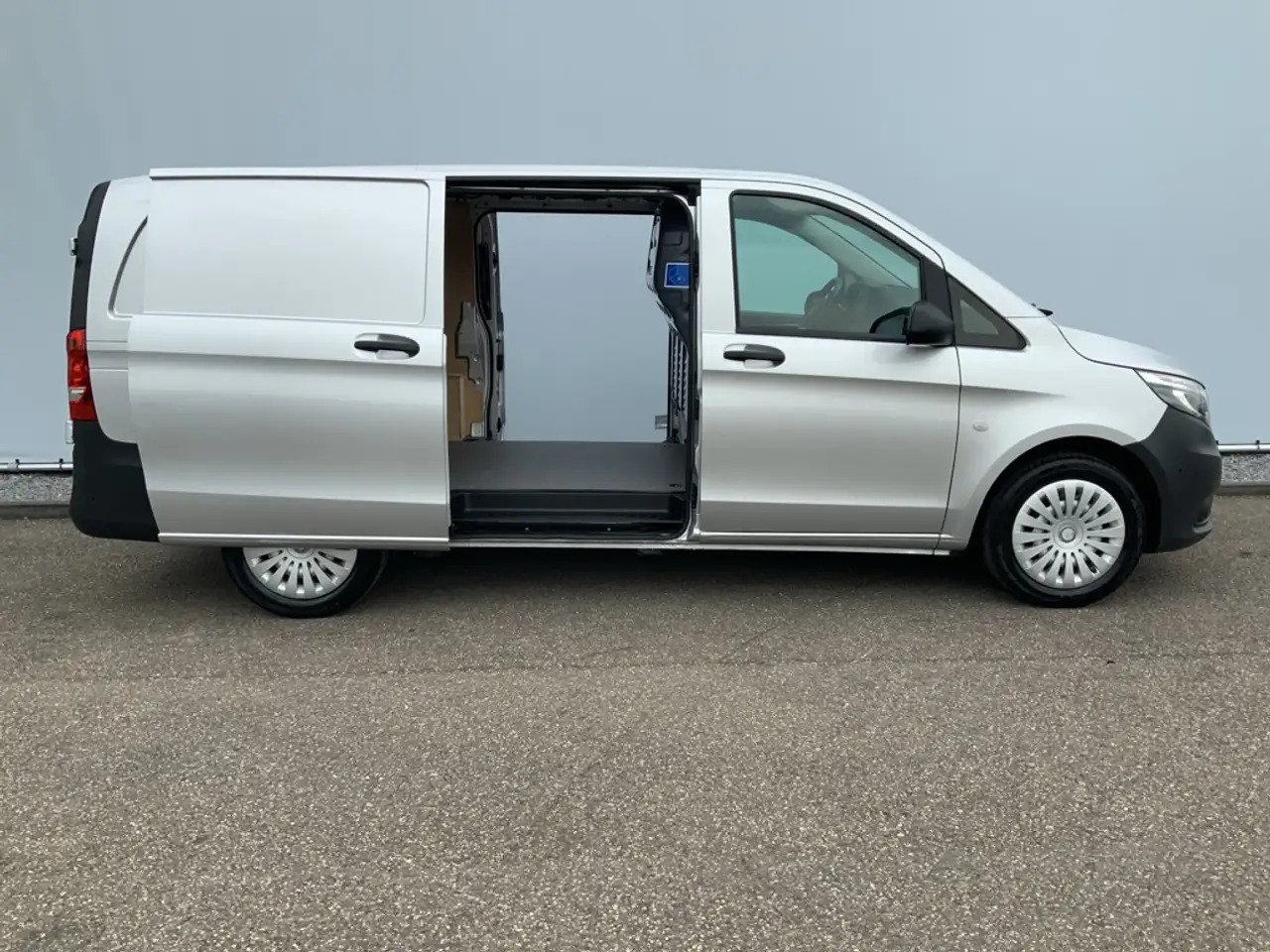 Mercedes-Benz Vito 119 CDI Lang Automaat Airco Cruise Trekhaak 2500 k - Druga mašina: slika 5 Mercedes-Benz Vito 119 CDI Lang Automaat Airco Cruise Trekhaak 2500 k - Druga mašina: slika 5