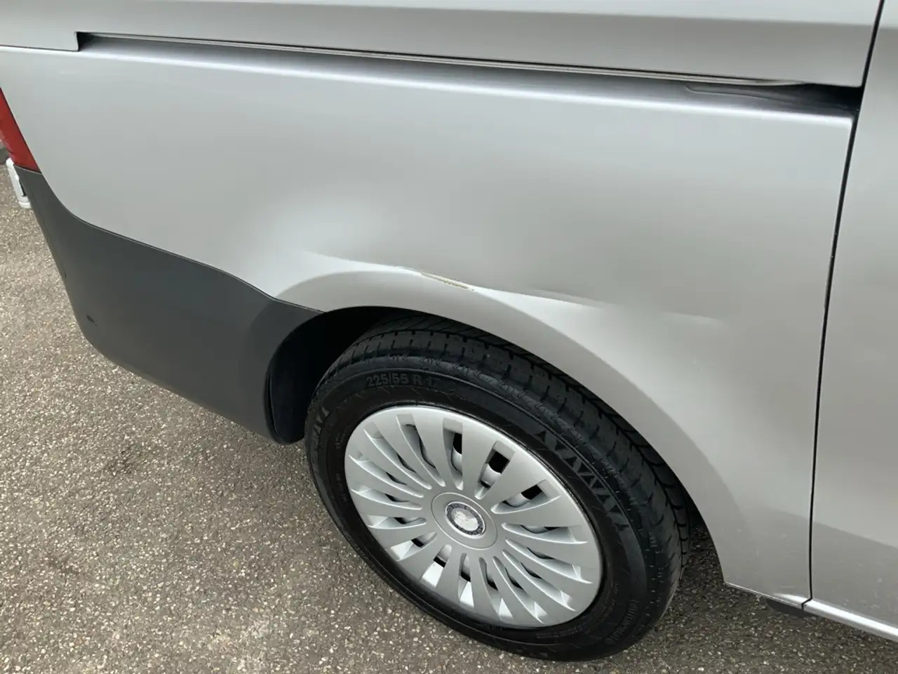 Mercedes-Benz Vito 119 CDI Lang Automaat Airco Cruise Trekhaak 2500 k - Druga mašina: slika 4 Mercedes-Benz Vito 119 CDI Lang Automaat Airco Cruise Trekhaak 2500 k - Druga mašina: slika 4