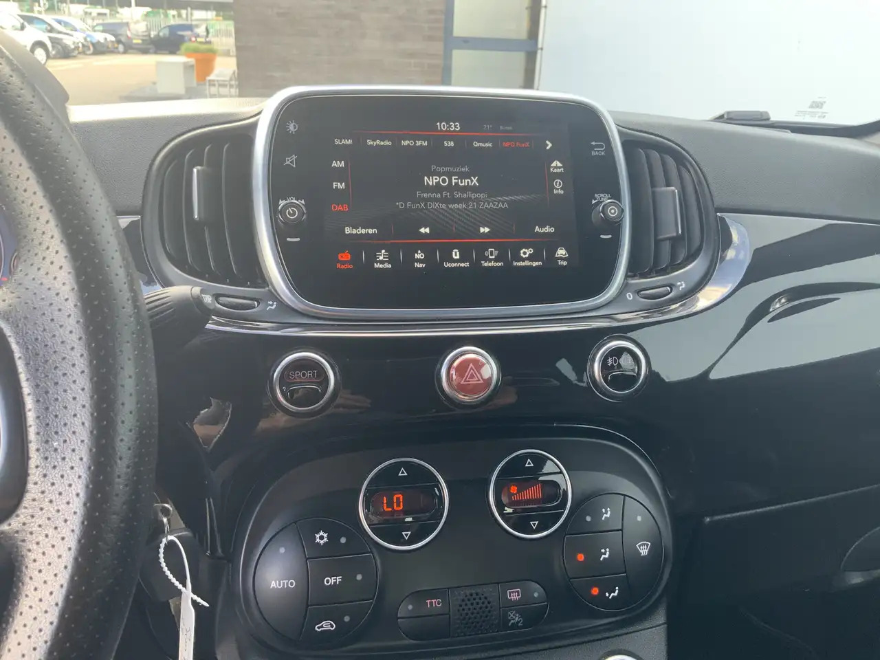 Kabriolet Fiat 500C Abarth 1.4 T-Jet 595 Automaat Euro 6: slika 10 Kabriolet Fiat 500C Abarth 1.4 T-Jet 595 Automaat Euro 6: slika 10