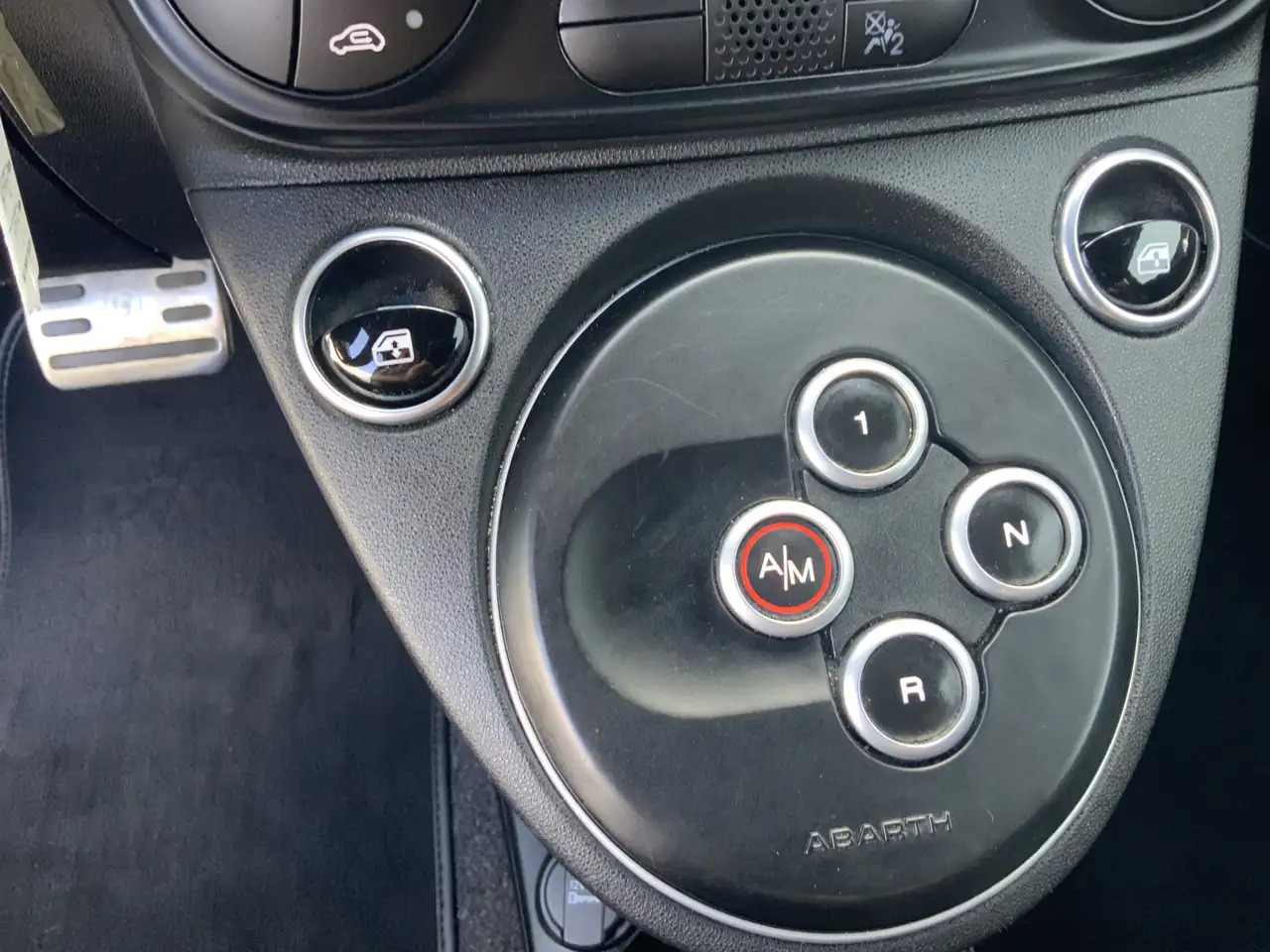 Kabriolet Fiat 500C Abarth 1.4 T-Jet 595 Automaat Euro 6: slika 8 Kabriolet Fiat 500C Abarth 1.4 T-Jet 595 Automaat Euro 6: slika 8