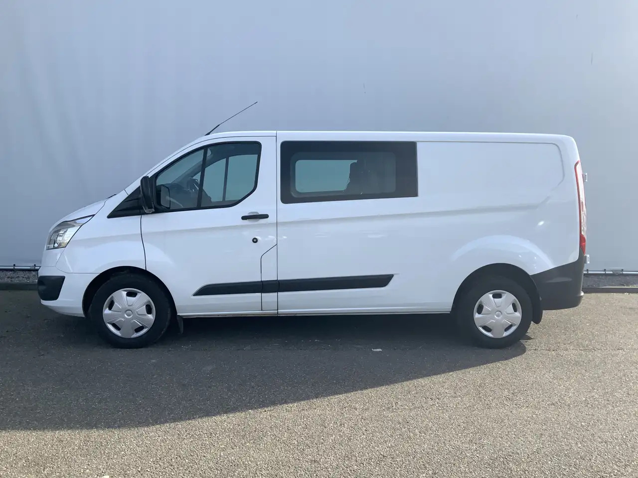 Ford Transit Custom 290 2.0 TDCI L2H1 6 Zits Trend DC Airco Cruise Tre - Dostavno vozilo sa duplom kabinom: slika 3 Ford Transit Custom 290 2.0 TDCI L2H1 6 Zits Trend DC Airco Cruise Tre - Dostavno vozilo sa duplom kabinom: slika 3
