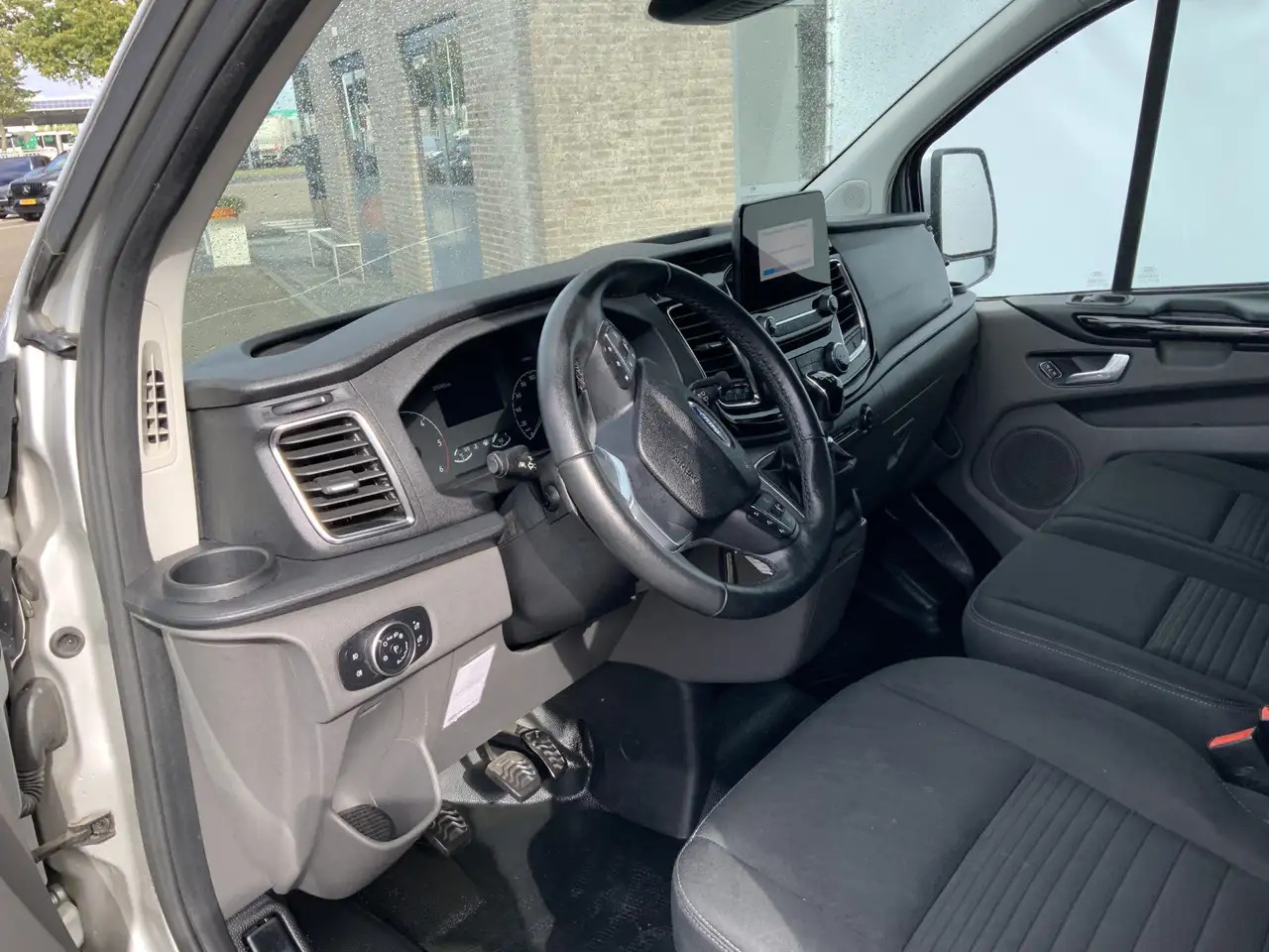 Ford Transit Custom 300 2.0 TDCI (MOTOR DEFECT!!) L2H2 Airco Navi 3 Zi Ford Transit Custom 300 2.0 TDCI (MOTOR DEFECT!!) L2H2 Airco Navi 3 Zi: slika 9 Ford Transit Custom 300 2.0 TDCI (MOTOR DEFECT!!) L2H2 Airco Navi 3 Zi Ford Transit Custom 300 2.0 TDCI (MOTOR DEFECT!!) L2H2 Airco Navi 3 Zi: slika 9