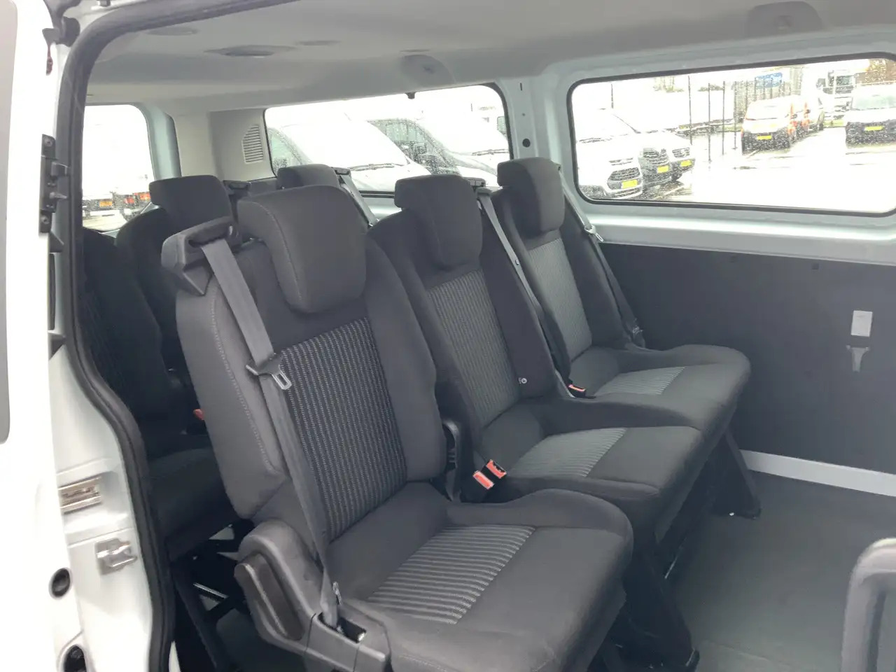 Putnički kombi Ford Transit Custom 300 2.2 TDCI L2H1 (11000,- ex btw /ex bpm)Trend: slika 11 Putnički kombi Ford Transit Custom 300 2.2 TDCI L2H1 (11000,- ex btw /ex bpm)Trend: slika 11