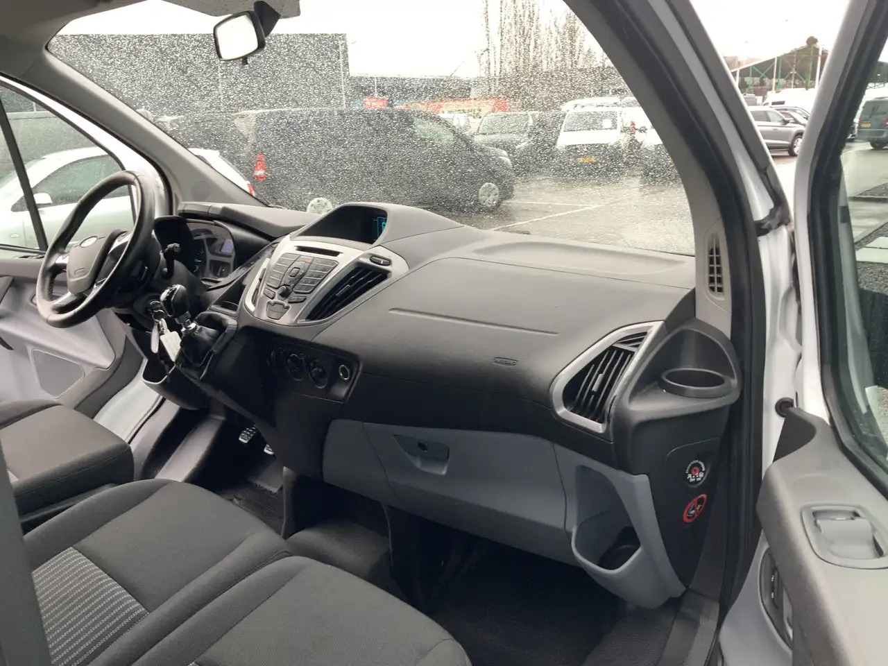 Putnički kombi Ford Transit Custom 300 2.2 TDCI L2H1 (11000,- ex btw /ex bpm)Trend: slika 10 Putnički kombi Ford Transit Custom 300 2.2 TDCI L2H1 (11000,- ex btw /ex bpm)Trend: slika 10