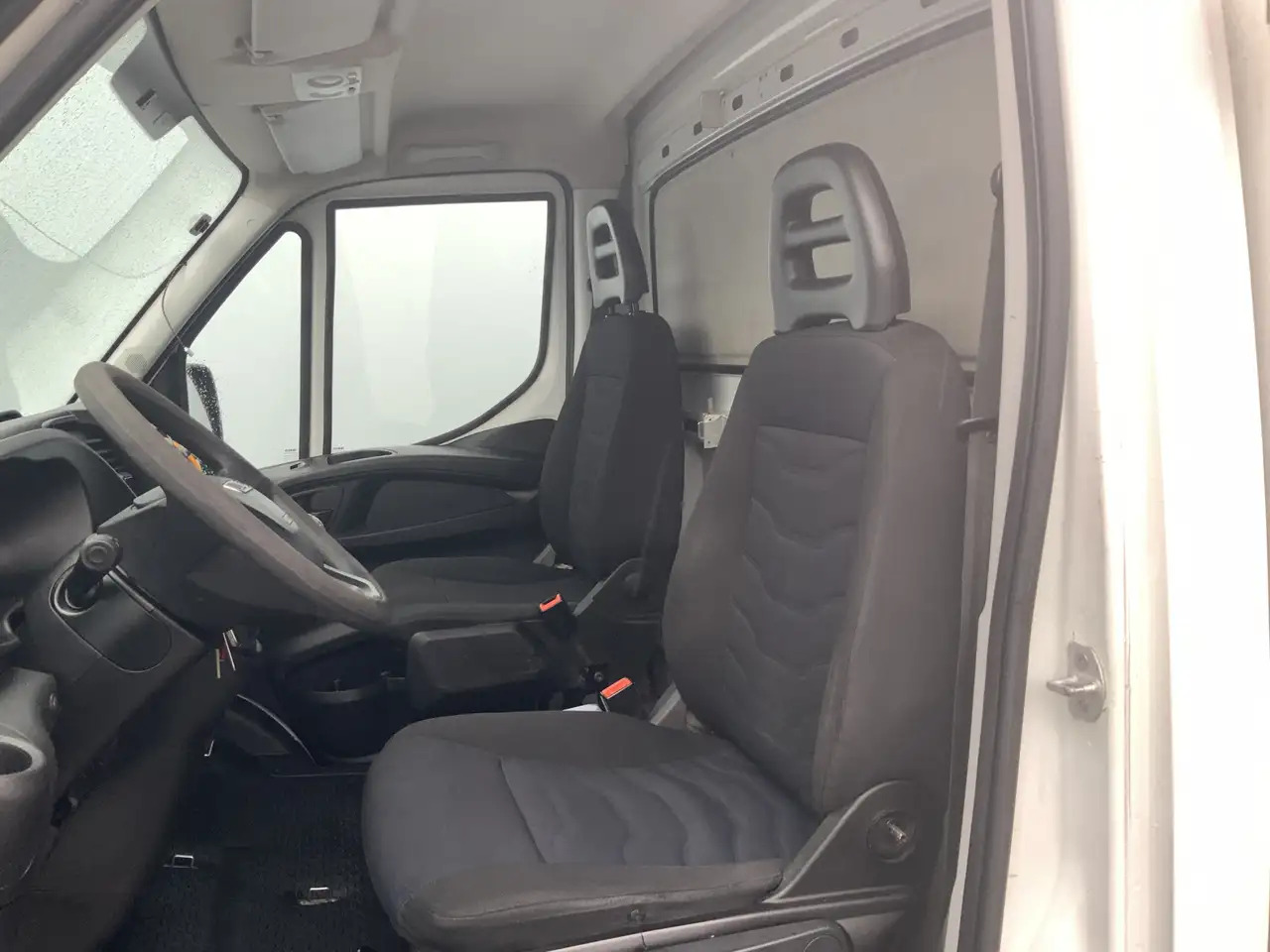 Iveco Daily 35S12 2.3 345 VriesAuto 10 deuren _40 gr onder 0, - Dostavno vozilo hladnjača: slika 3 Iveco Daily 35S12 2.3 345 VriesAuto 10 deuren _40 gr onder 0, - Dostavno vozilo hladnjača: slika 3