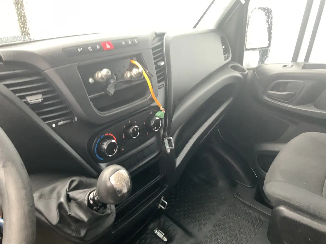 Iveco Daily 35S12 2.3 345 VriesAuto 10 deuren _40 gr onder 0, - Dostavno vozilo hladnjača: slika 5 Iveco Daily 35S12 2.3 345 VriesAuto 10 deuren _40 gr onder 0, - Dostavno vozilo hladnjača: slika 5