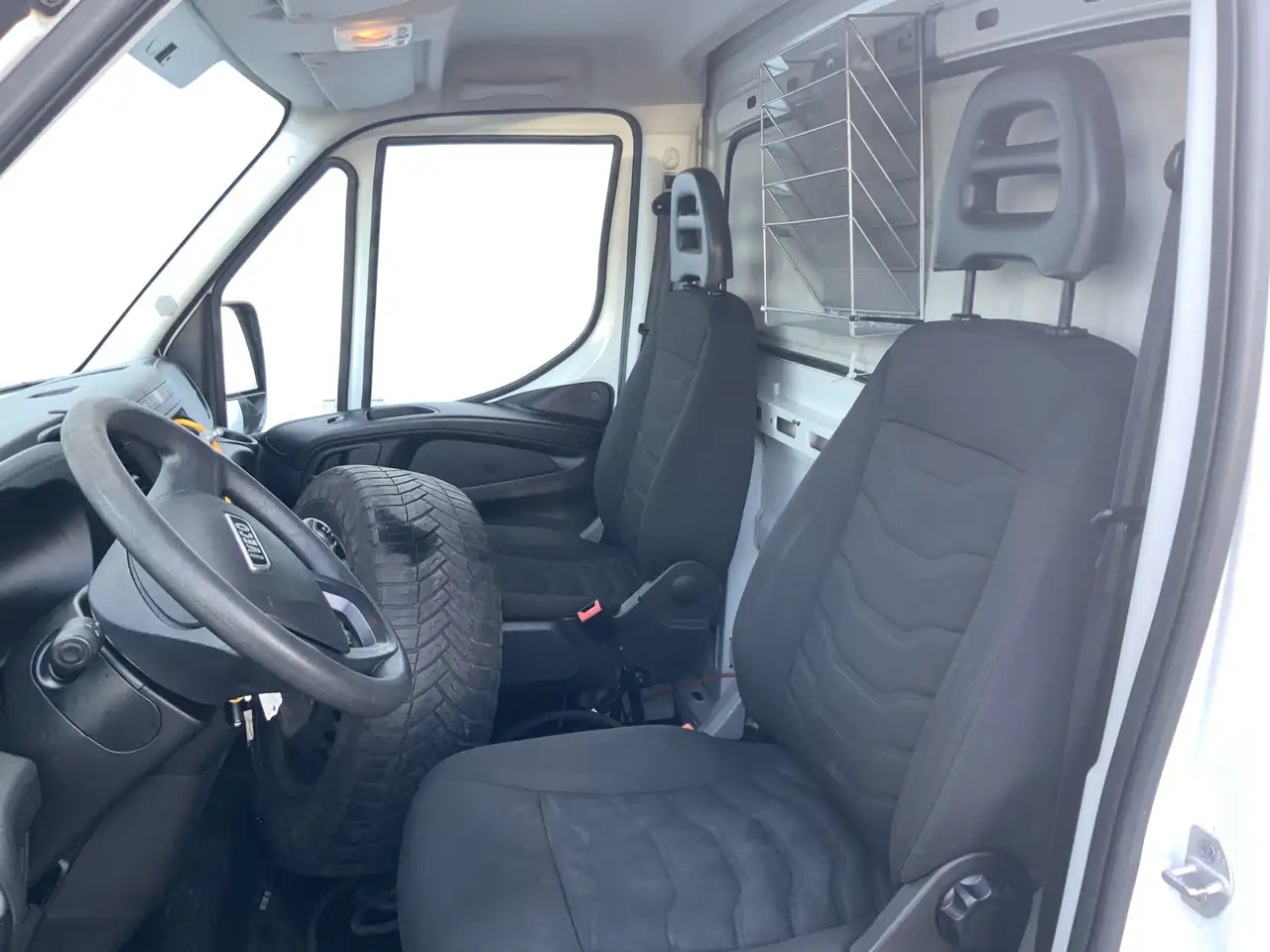 Iveco Daily 35S13 2.3 345 IJswagen -0.40 gr 10 deuren Euro 5 B - Dostavno vozilo hladnjača: slika 5 Iveco Daily 35S13 2.3 345 IJswagen -0.40 gr 10 deuren Euro 5 B - Dostavno vozilo hladnjača: slika 5
