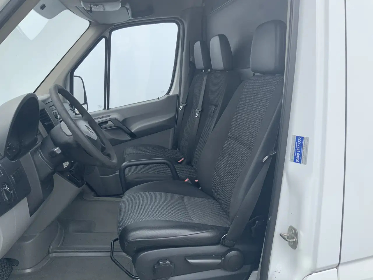Mercedes-Benz 311 2.2 CDI 325 HDSprinter L2H1 Automaat 3 Zits Ai - Furgon: slika 4 Mercedes-Benz 311 2.2 CDI 325 HDSprinter L2H1 Automaat 3 Zits Ai - Furgon: slika 4