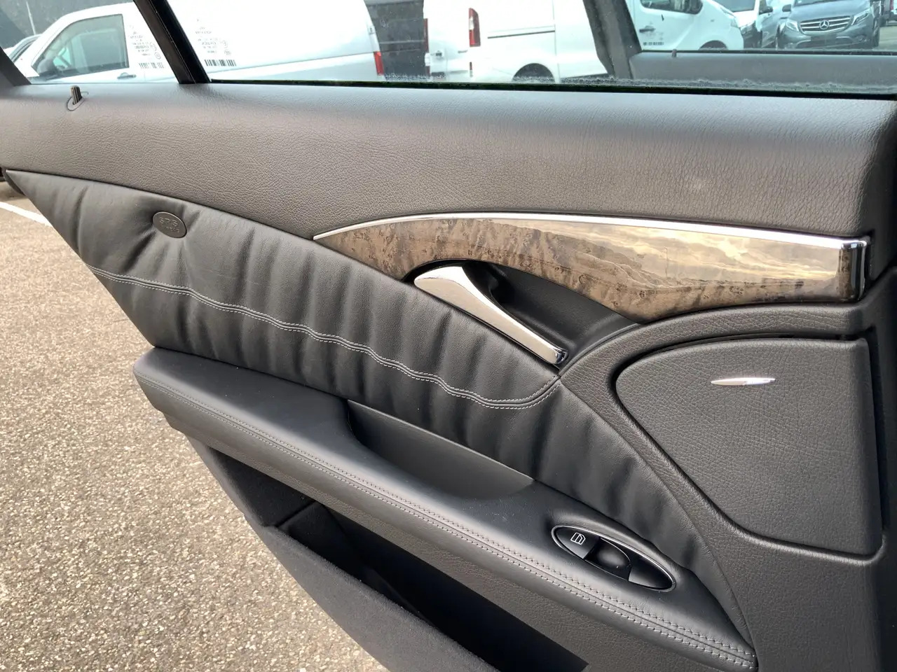 Mercedes-Benz E 500 Combi V8 Elegance 4-Matic airmatic,full option - Karavan: slika 5 Mercedes-Benz E 500 Combi V8 Elegance 4-Matic airmatic,full option - Karavan: slika 5