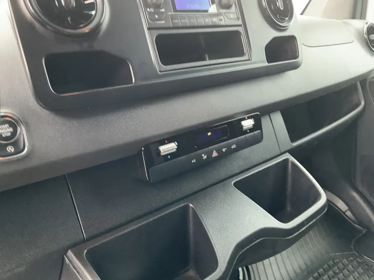 Furgon Mercedes-Benz Sprinter 311 2.2 CDI L2H2 Automaat Airco 3 Zits Imperiaal T: slika 9