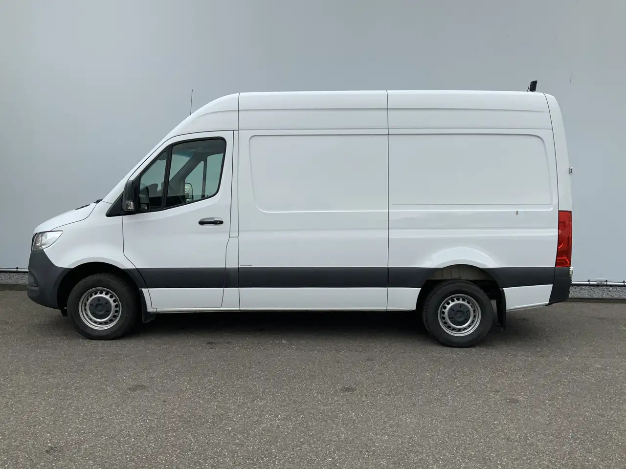Mercedes-Benz Sprinter 316 2.2 CDI L2H2 Airco Cruise Camera Navi Trekhaak - Furgon: slika 3 Mercedes-Benz Sprinter 316 2.2 CDI L2H2 Airco Cruise Camera Navi Trekhaak - Furgon: slika 3