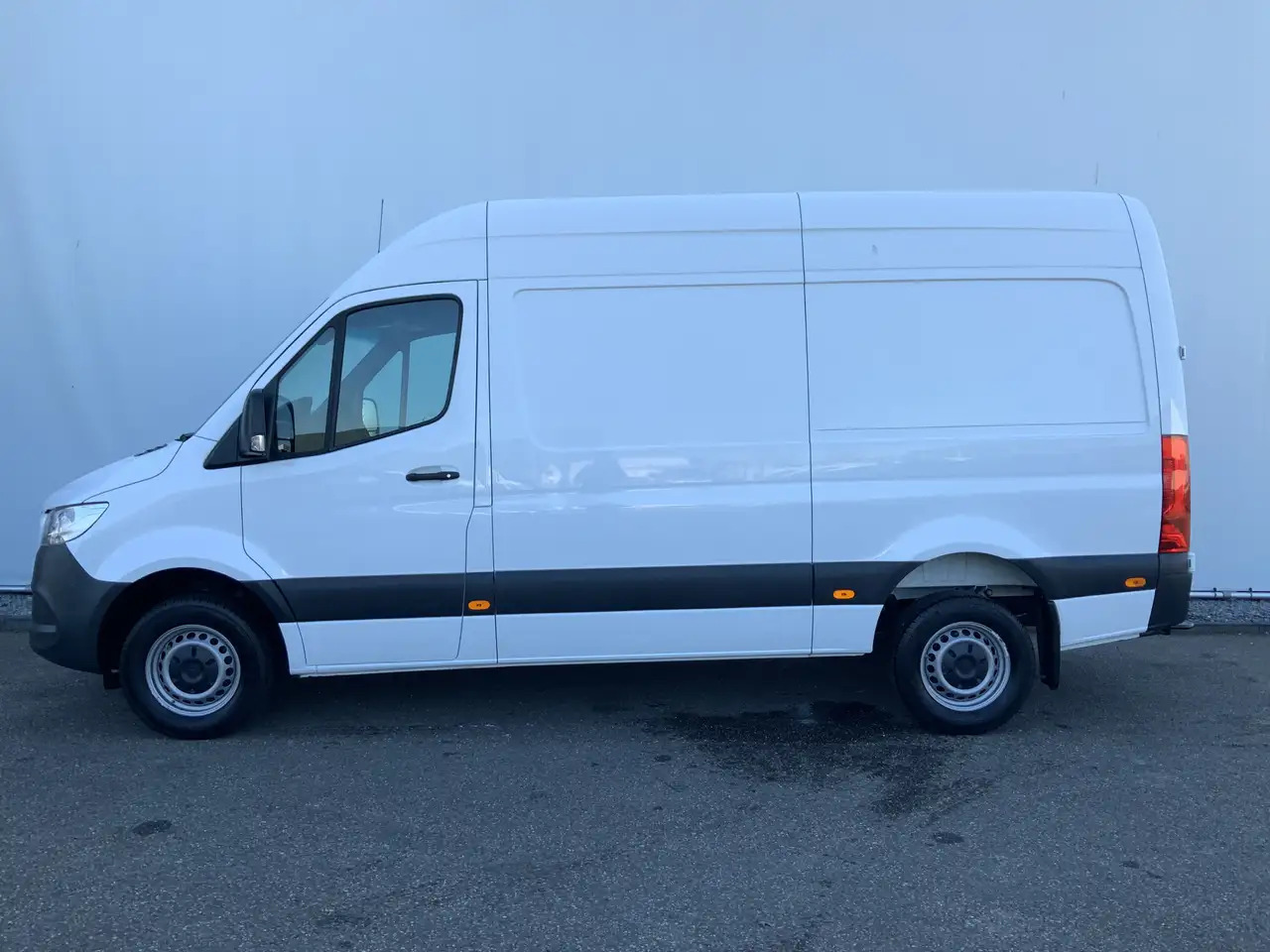 Mercedes-Benz Sprinter 319 3.0 CDI L2H2 Automaat Airco Navi Cruise Leer 3 - Furgon: slika 3 Mercedes-Benz Sprinter 319 3.0 CDI L2H2 Automaat Airco Navi Cruise Leer 3 - Furgon: slika 3