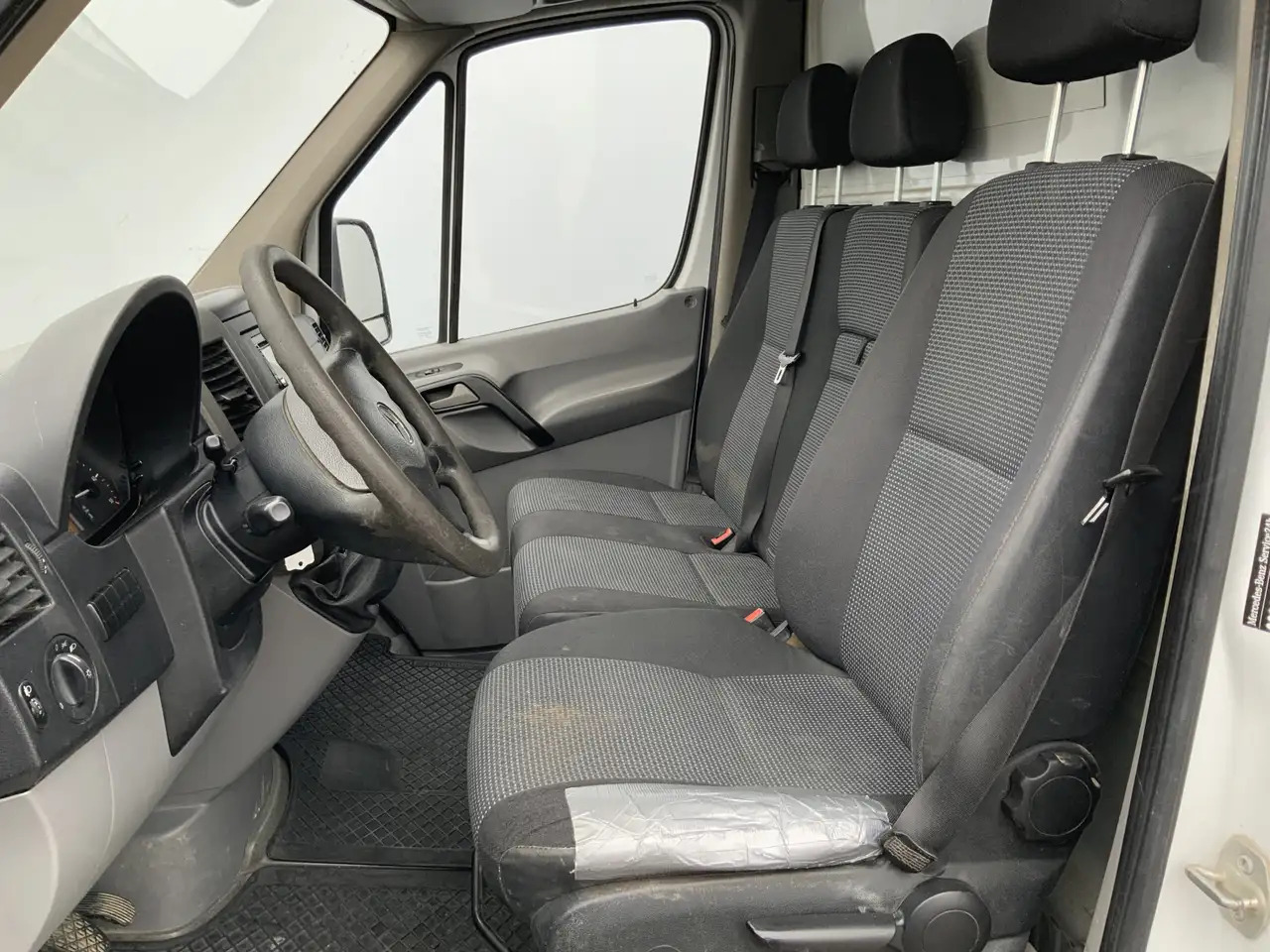 Mercedes-Benz Sprinter 513 2.2 CDI 432 Meubelbak & Deuren 3 Zits Cruise T - Dostavno vozilo sa zatvorenim sandukom: slika 4 Mercedes-Benz Sprinter 513 2.2 CDI 432 Meubelbak & Deuren 3 Zits Cruise T - Dostavno vozilo sa zatvorenim sandukom: slika 4