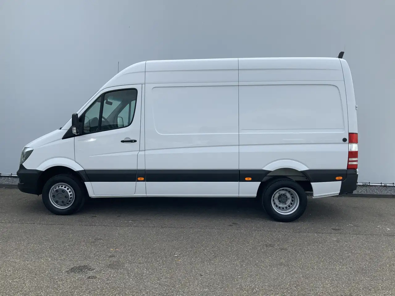 Mercedes-Benz Sprinter 516 2.2 CDI 366 L2H2 Camera Trekhaak 3500 kg Dub L - Furgon: slika 3 Mercedes-Benz Sprinter 516 2.2 CDI 366 L2H2 Camera Trekhaak 3500 kg Dub L - Furgon: slika 3