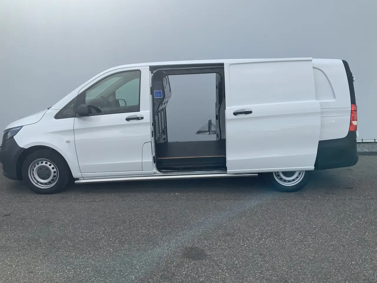 Mercedes-Benz Vito 111 CDI Functional Maxi Airco Cruise Camera Navi D - Furgon: slika 4 Mercedes-Benz Vito 111 CDI Functional Maxi Airco Cruise Camera Navi D - Furgon: slika 4
