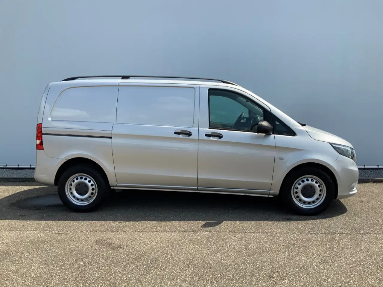 Mercedes-Benz Vito 114 CDI 4X4 Automaat Airco Cruise Trekhaak 2500 kg - Furgon: slika 4 Mercedes-Benz Vito 114 CDI 4X4 Automaat Airco Cruise Trekhaak 2500 kg - Furgon: slika 4