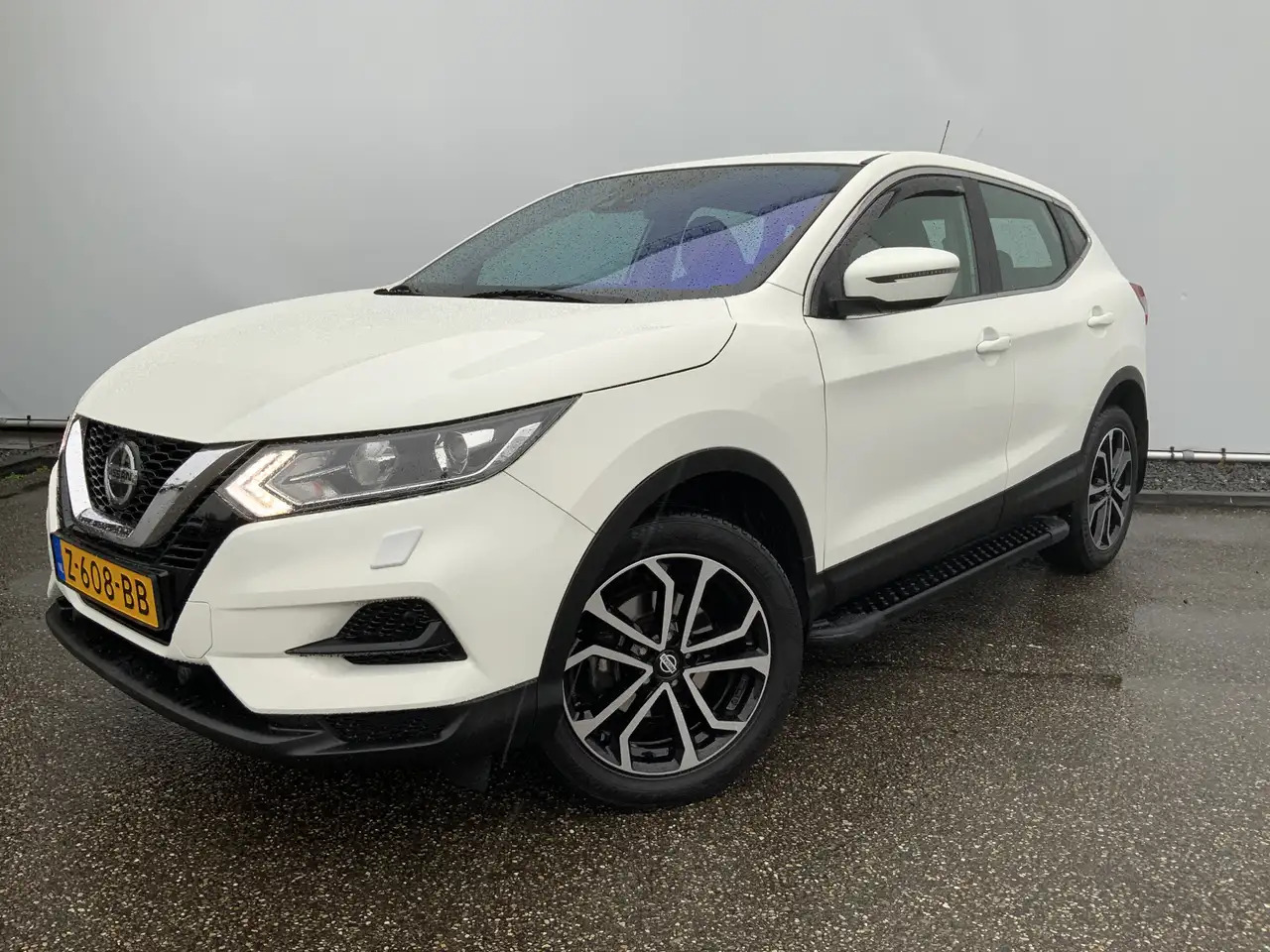 Nissan Qashqai 1.3 DIG-T Visia A SUV Airco Cruise Groot Scherm Na - SUVSUV: slika 1 Nissan Qashqai 1.3 DIG-T Visia A SUV Airco Cruise Groot Scherm Na - SUVSUV: slika 1