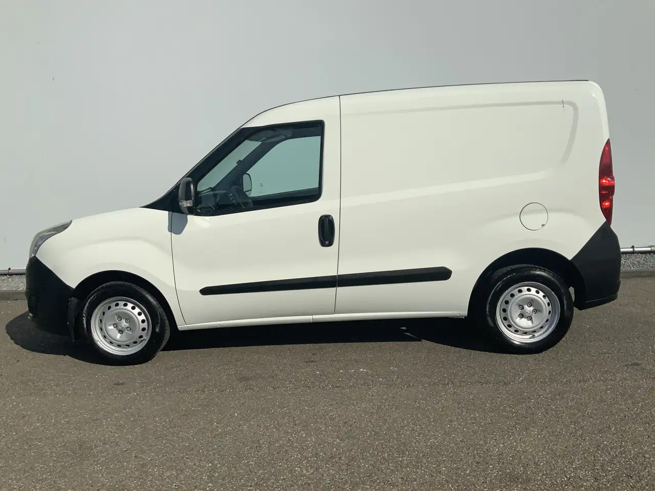 Opel Combo 1.3 CDTi L1H1 EXPORT ecoFLEX Edition Airco Trekhaa - Mali kombi: slika 3 Opel Combo 1.3 CDTi L1H1 EXPORT ecoFLEX Edition Airco Trekhaa - Mali kombi: slika 3