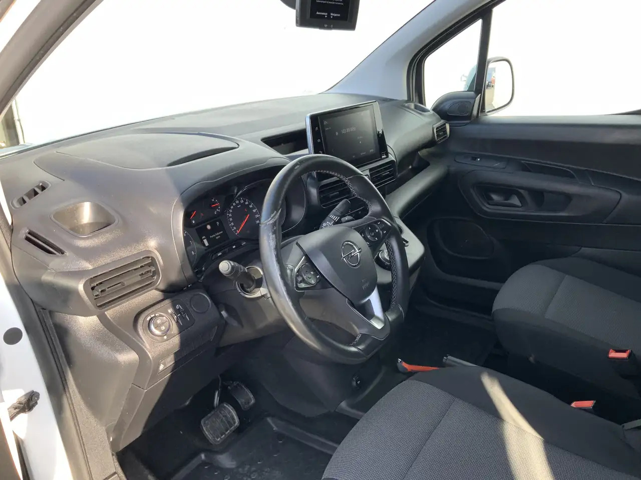 Opel Combo 1.5D L2H1 Edition Automaat Cruise Navi Airco Winte - Mali kombi: slika 5 Opel Combo 1.5D L2H1 Edition Automaat Cruise Navi Airco Winte - Mali kombi: slika 5