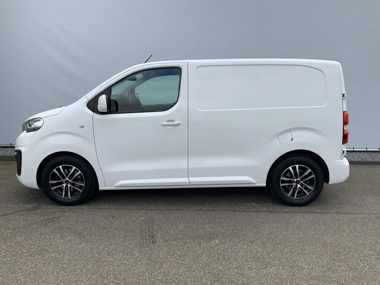 Peugeot Expert 227C 2.0 BlueHDI 150 Premium Pack Airco Cruise Cam - Furgon: slika 3 Peugeot Expert 227C 2.0 BlueHDI 150 Premium Pack Airco Cruise Cam - Furgon: slika 3