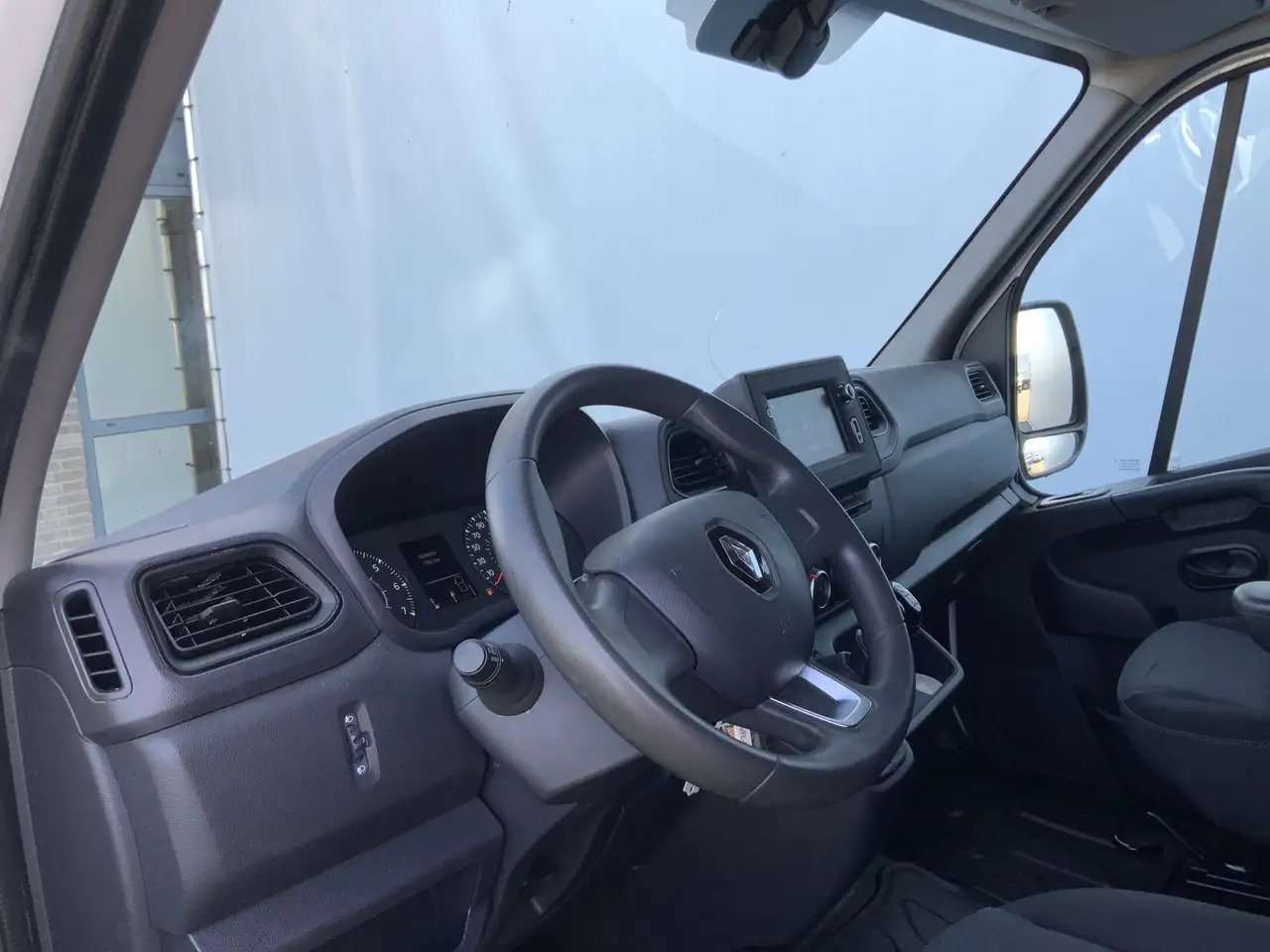 Furgon Renault Master T35 2.3 dCi 135 L2H2 Airco Cruise Navi Side Bar Ca: slika 7
