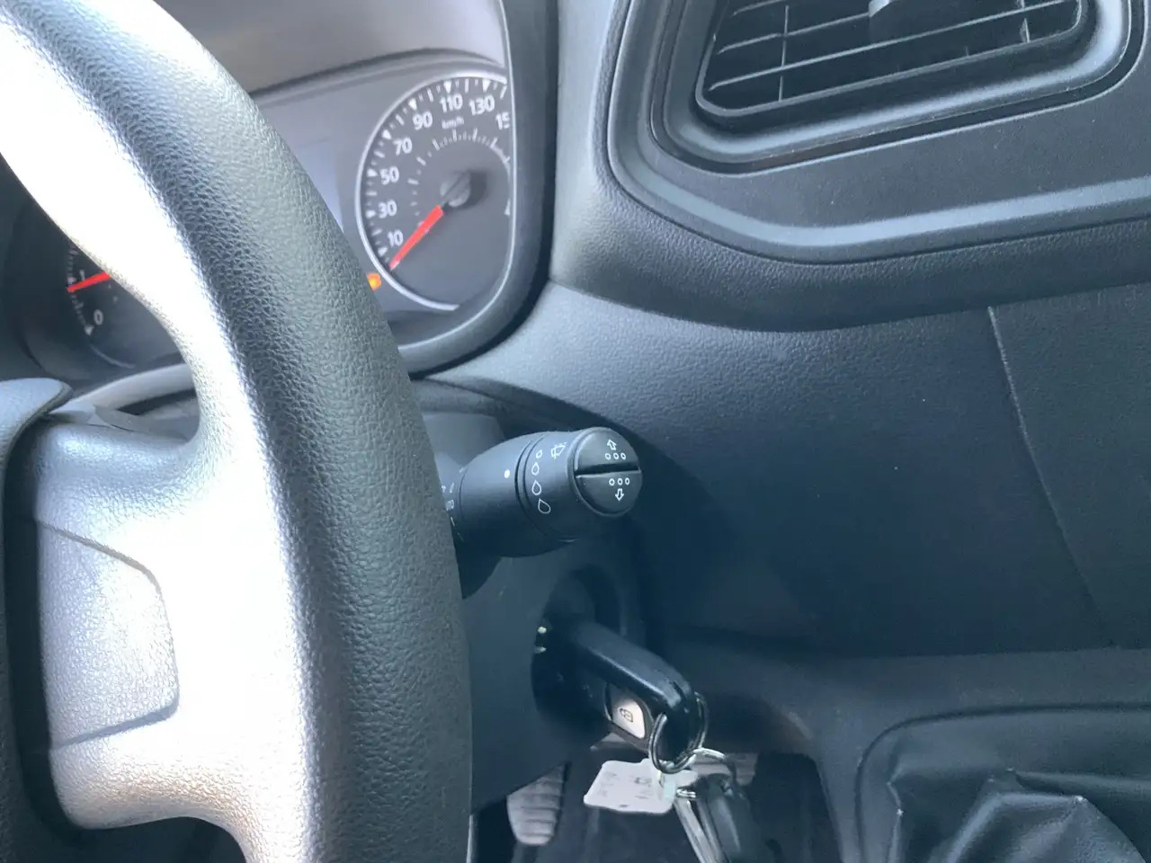 Renault Master T35 2.3 dCi 135 L2H2 Airco Cruise Navi Side Bar Ca - Furgon: slika 4 Renault Master T35 2.3 dCi 135 L2H2 Airco Cruise Navi Side Bar Ca - Furgon: slika 4