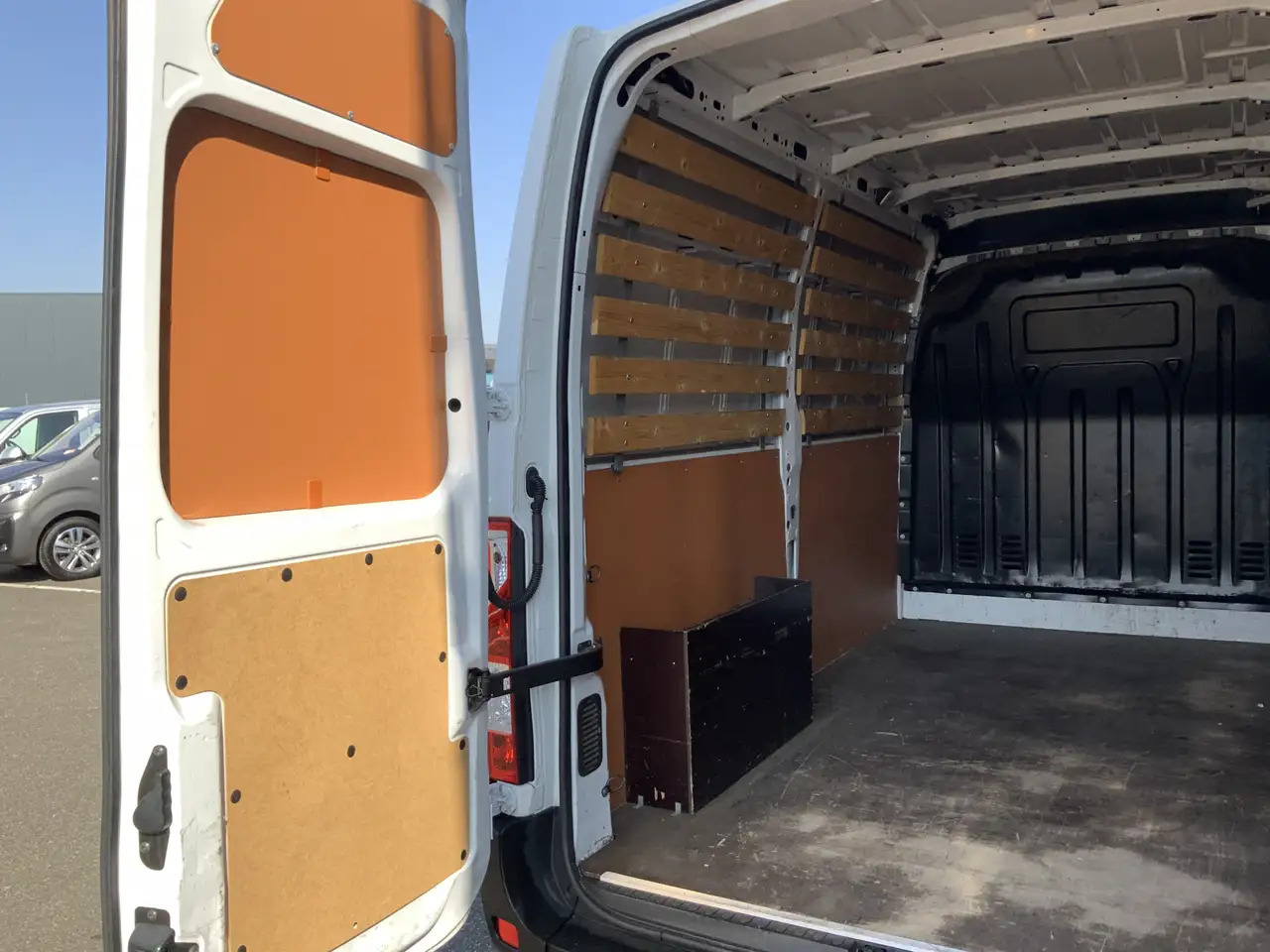 Furgon Renault Master T35 2.3 dCi 135 L2H2 Airco Cruise Navi Side Bar Ca: slika 10